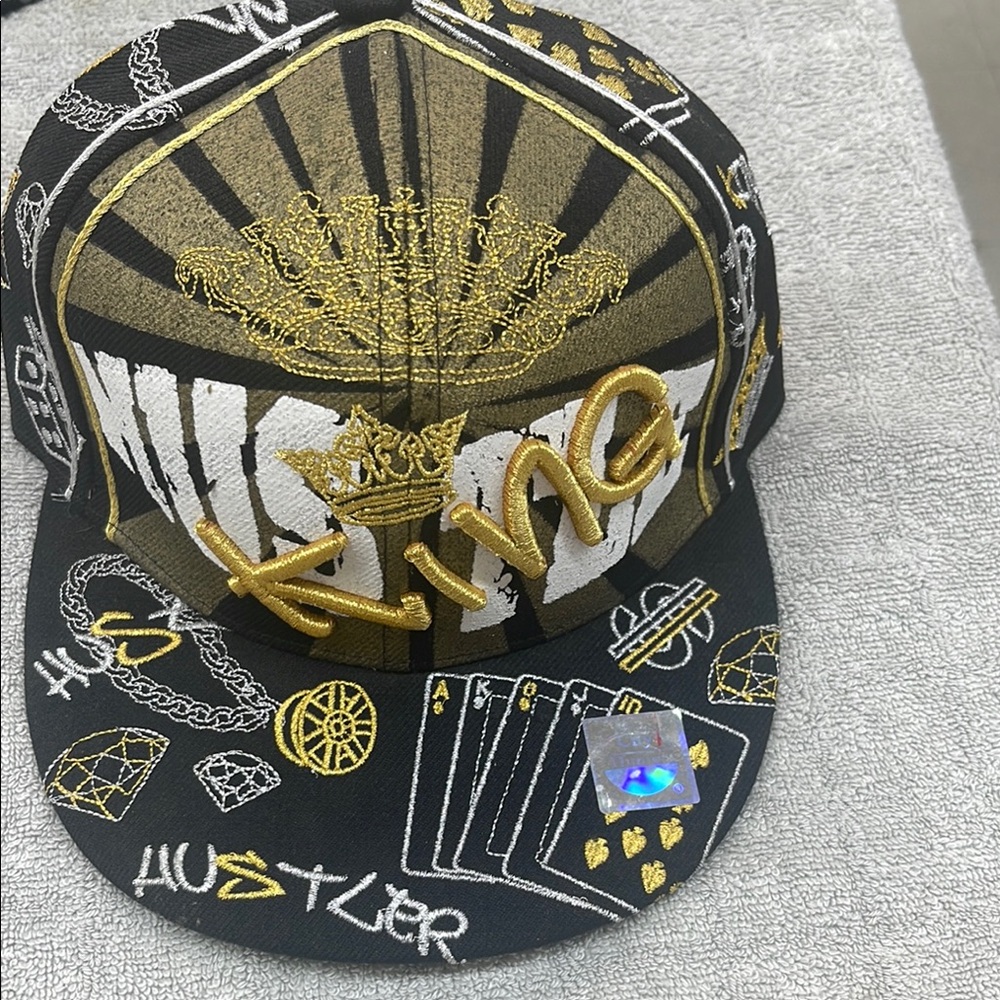 Hunter Black and Gold Crown Hat